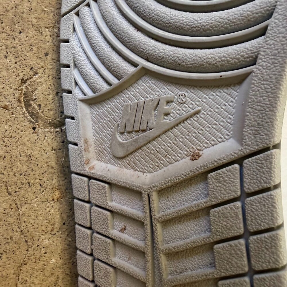 Air Jordan 1 Low Light Smoke Grey Size 11.5 - Picture 5 of 8